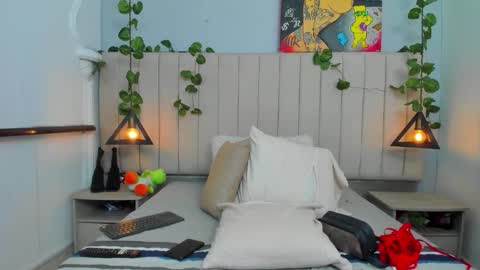 Snapshot of reishell_ross chatting on February 14, 2026, 4:15 pm Reishell ross online show from February 14, 2026, 4:15 pm