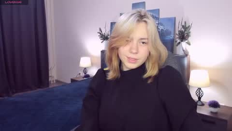 RemiPeach online show from May 13, 2026, 4:37 pm