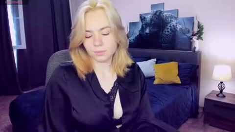 RemiPeach online show from June 12, 2026, 4:06 pm