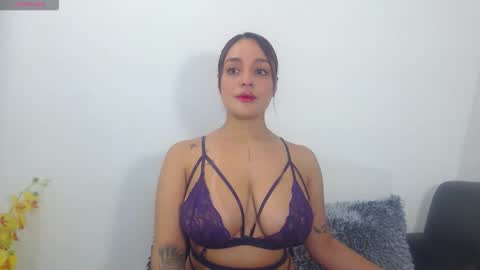 Snapshot of renatabrownn28 chatting on April 18, 2026, 7:01 am renatabrownn28 online show from April 18, 2026, 7:01 am