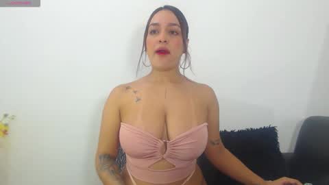 Snapshot of renatabrownn28 chatting on May 3, 2026, 9:37 am renatabrownn28 online show from May 3, 2026, 9:37 am