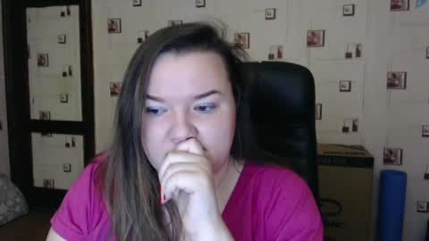 renataoia online show from December 7, 2024, 5:09 pm