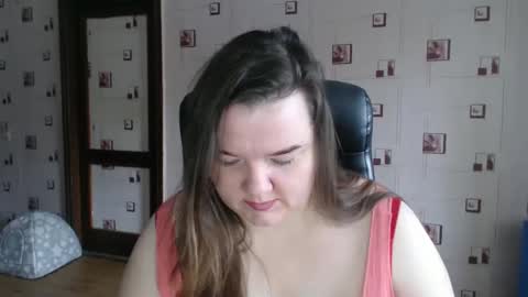 renataoia online show from December 14, 2024, 11:07 am