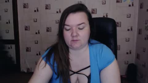 renataoia online show from January 31, 2025, 7:08 pm