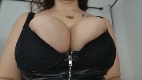 Renatta online show from January 30, 2025, 8:22 am