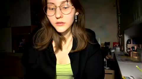 Snapshot of renayreisdorf chatting on February 14, 2026, 4:26 pm Mia online show from February 14, 2026, 4:26 pm