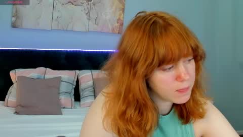 reneefoxy_ online show from June 10, 2026, 1:06 am