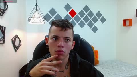 R E N E  online show from December 29, 2024, 4:48 am