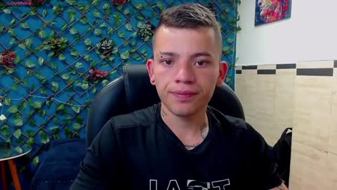 R E N E  online show from February 4, 2025, 3:54 am