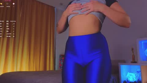 renochka online show from September 11, 2025, 1:11 pm