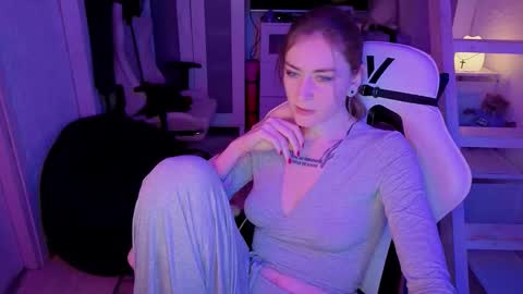 Snapshot of retromarie chatting on February 10, 2026, 4:55 pm Rie online show from February 10, 2026, 4:55 pm