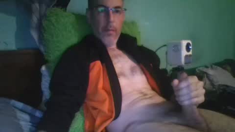 reyes_albert2006 online show from November 14, 2025, 7:23 pm