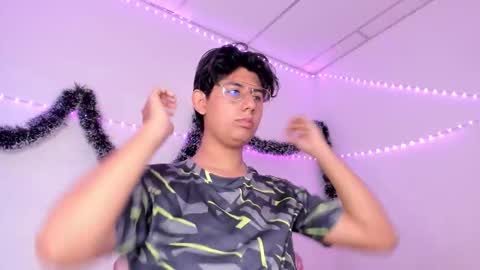 reylatino24 online show from January 9, 2026, 8:32 pm