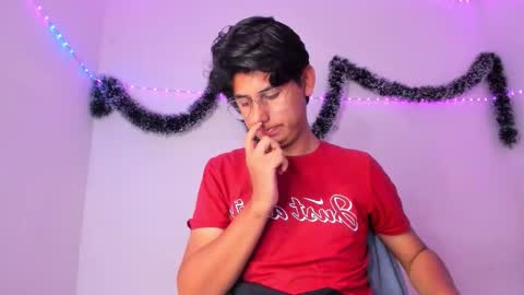 reylatino24 online show from January 12, 2026, 9:20 pm