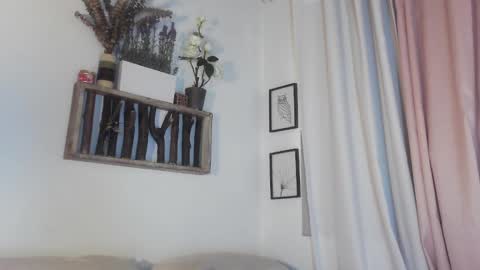 Rhaenyra online show from December 10, 2024, 3:44 pm