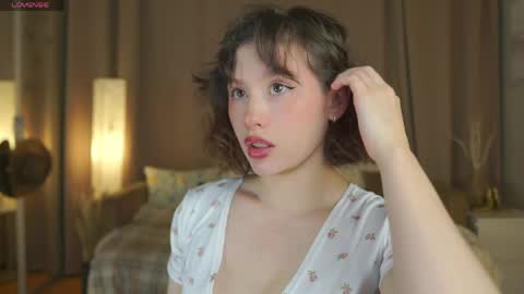 Nanami online show from April 4, 2026, 6:27 pm