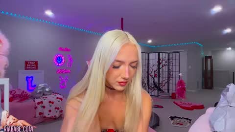 Snapshot of riababe chatting on September 19, 2025, 3:52 am ria  online show from September 19, 2025, 3:52 am