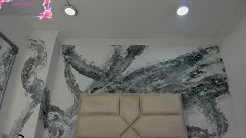 Riana online show from October 12, 2025, 9:14 pm