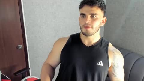 ricardogonzalez666 online show from December 10, 2024, 1:22 am