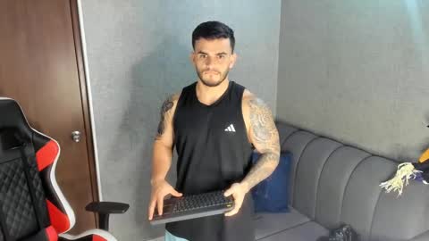 ricardogonzalez666 online show from March 3, 2025, 11:35 pm