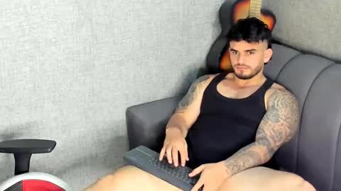 ricardogonzalez666 online show from October 26, 2025, 12:05 am