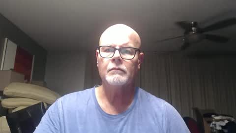 Snapshot of rich32937 chatting on April 8, 2026, 8:14 am rich32937 online show from April 8, 2026, 8:14 am