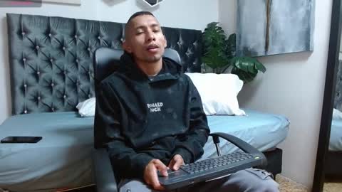 richar_voller online show from February 22, 2025, 11:02 am