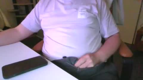 richard97188 online show from May 1, 2026, 9:30 pm