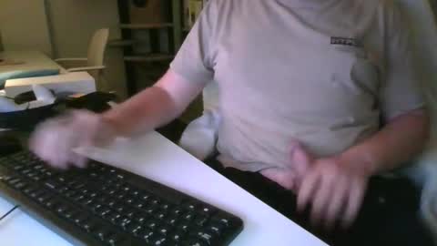 richard97188 online show from May 9, 2026, 10:37 pm