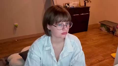Luna online show from June 10, 2026, 7:02 pm