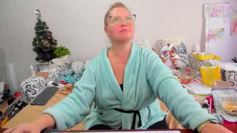 Snapshot of richlucky555 chatting on January 9, 2026, 12:08 pm Anna - not anna - right Anna online show from January 9, 2026, 12:08 pm