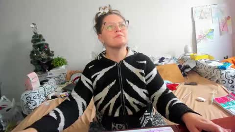 Snapshot of richlucky555 chatting on February 6, 2026, 10:51 am Anna - not anna - right Anna online show from February 6, 2026, 10:51 am