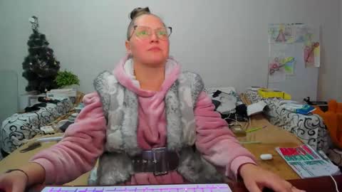 Snapshot of richlucky555 chatting on February 8, 2026, 3:26 pm Anna - not anna - right Anna online show from February 8, 2026, 3:26 pm