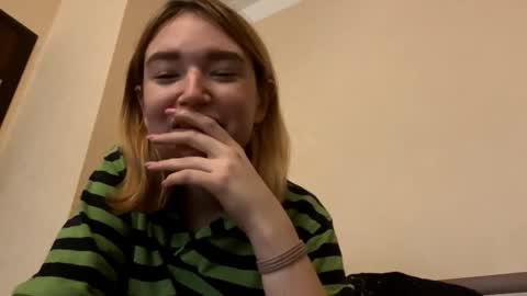 Lisa online show from December 2, 2025, 6:52 am