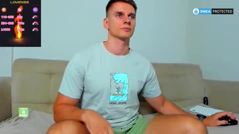 Ricky online show from November 3, 2025, 7:42 am