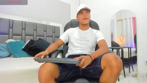 Ricky  online show from November 21, 2025, 8:51 pm