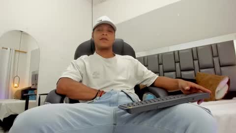 Ricky  online show from December 1, 2025, 8:58 pm