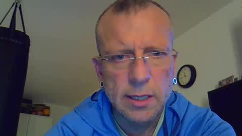 Snapshot of ricogumpi chatting on May 17, 2026, 9:44 pm ricogumpi online show from May 17, 2026, 9:44 pm