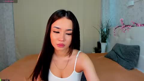 Snapshot of riddle_layla chatting on June 12, 2026, 9:08 am Layla online show from June 12, 2026, 9:08 am