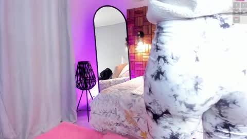 Sara online show from March 12, 2025, 10:05 am