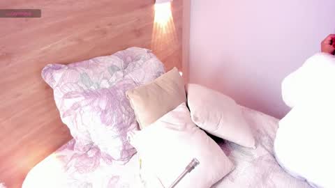 Snapshot of rihannadeep chatting on February 18, 2026, 10:00 am Sara online show from February 18, 2026, 10:00 am