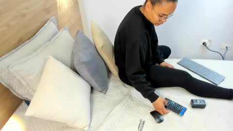 Sara online show from April 12, 2026, 10:53 am