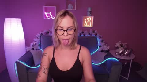 Rika online show from December 21, 2024, 6:52 am