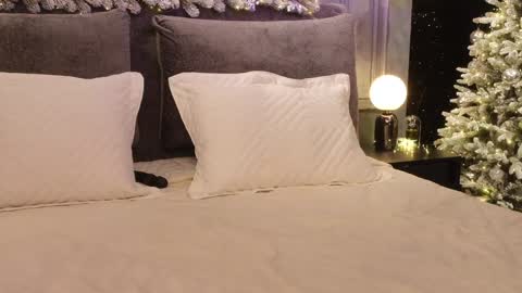    if you wanna buy smth stockingsph etc  custom videos or pics  online show from December 27, 2024, 1:28 pm