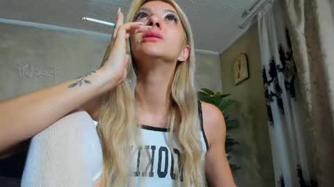 rileylannax online show from June 9, 2026, 3:51 am