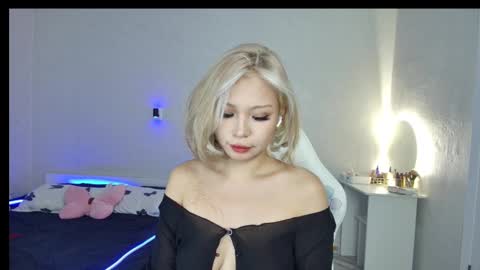 rileymee online show from March 4, 2025, 1:01 am