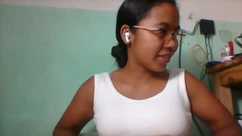 rinah856024 online show from May 11, 2026, 2:45 pm
