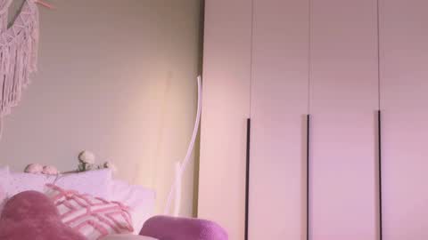 Rina online show from October 20, 2025, 7:53 am