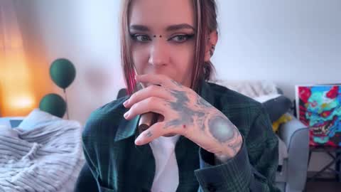   DianaBrite            fansl y online show from February 4, 2026, 10:32 am