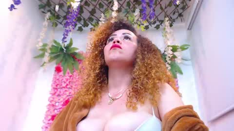 Snapshot of risitos_de_oro_ chatting on May 16, 2026, 12:07 am Risitos De Oro online show from May 16, 2026, 12:07 am